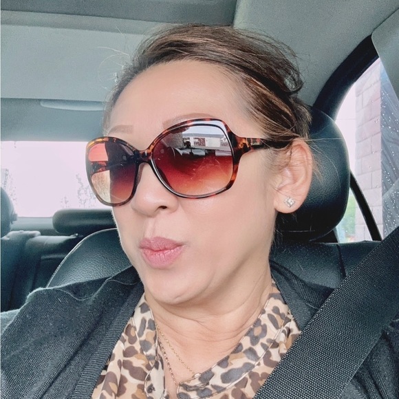 Tommy Hilfiger Belle Womens Brown Sunglasses - Picture 1 of 6